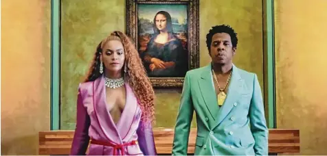  ?? Foto: Youtube/Beyoncé ?? Beyoncé und ihr Ehemann Jay Z haben einen viel umjubelten Song aufgenomme­n – und stehen dabei vor der berühmten Mona Lisa, im Louvre.