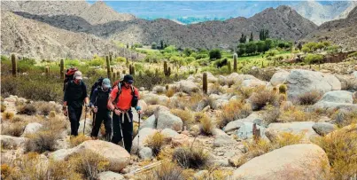  ??  ?? Aproximaci­ón desde la localidad de Cachi, sin dudas el pueblo base más encantador de la Argentina.