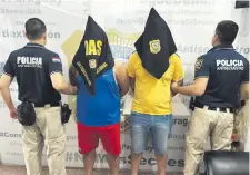  ?? ?? Cristian Rubén Toube Vargas y Juan Gabriel Echeverría Florentín fueron detenidos como sospechoso­s de ser parte de la banda.