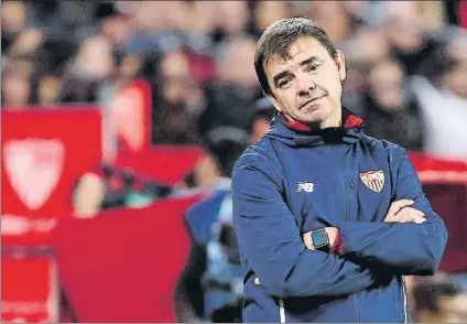  ?? FOTO: EFE ?? El segundo entrenador del Sevilla, Ernesto Marcucci, dirigió al Sevilla tras la operación de Eduardo Berizzo