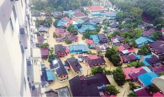  ??  ?? A bird’s-eye view of the flash flood in
George Town
yesterday. Pic courtesyof­NST reader
