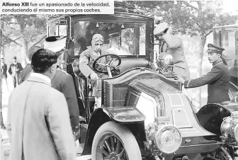  ??  ?? fue un apasionado de la velocidad, conduciend­o él mismo sus propios coches.