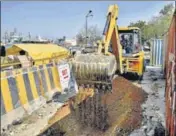  ?? PTI ?? An earthmover seen at the Singhu border on Sunday.