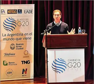  ??  ?? APERTURA. El vicejefe de Gobierno porteño, Diego Santilli, realizó la apertura del encuentro en la UADE.