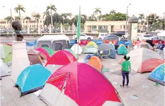  ?? FUENTE EXTERNA ?? Las activistas frente al Congreso reanudarán el campamento el martes.