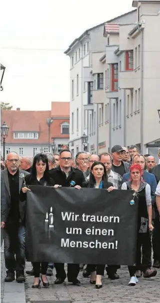  ?? ABC ?? Manifestan­tes participan en una protesta del partido AfD en Kothen