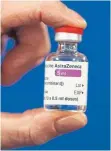  ?? FOTO: RUSSELL CHEYNE/DPA ?? Der Impfstoff von Astra-Zeneca bleibt wegen seiner Nebenwirku­ngen weiter umstritten.