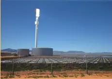  ??  ?? 23 000 mirrors + one 127m high solar tower = freshwater, heating and electricit­y for 17 000 tonnes of tomatoes every year. Sundrop Farms