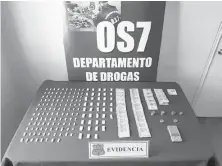  ??  ?? CERCA DE 130 DOSIS de pasta base de cocaína, además de otras 100 de marihuana, fueron incautadas por el O.S.7.