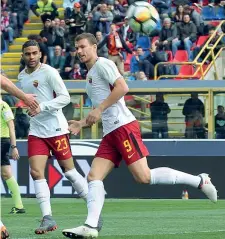  ??  ?? Decisivo Edin Dzeko, entrato al 16’ del secondo tempo, ha segnato il gol del pari con il Bologna (Ansa)