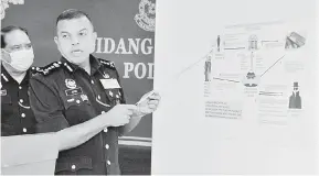  ?? — Gambar Bernama ?? INGIN TAHU: Ayob pada sidang media di Ibu Pejabat Polis Kontinjen Johor, Johor Bahru semalam.