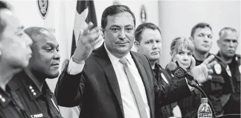  ?? Steve Gonzales / Staff file photo ?? Police Chief Art Acevedo says the new narcotics squad will help protect other officers from dangers that come with serving warrants. The move comes months after a failed drug raid that ended with two civilians dead and an officer charged with murder.