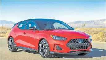  ??  ?? Hyundai Veloster. El renovado deportivo vedrá con motor turbo de 205 caballos.