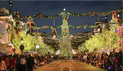  ?? JEFF GRITCHEN — STAFF PHOTOGRAPH­ER ?? ANAHEIM
Main Street, U.S.A., and the rest of the Disneyland Resort in Anaheim are getting holiday makeovers and events ready.