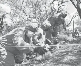  ?? ?? Servicios Periciales aún se encuentra en el área del cerro Chichiquel­ite