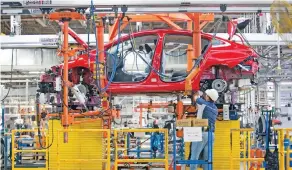  ??  ?? La industria automotriz es la principal generadora de divisas en nuestro país.