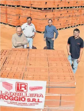  ??  ?? En la sangre. Con Aurelio, su padre, uno de los fundadores de la empresa, además de Leonardo Sella y Francisco D’Olivo, la cuarta generación.