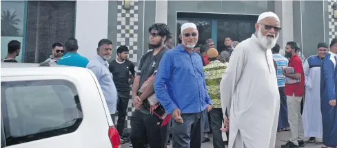  ?? Photo: Ronald Kumar ?? Nausori Jame Mosque worshipers wait for their turn to pray as only 100 people are allowed to pray inside at a time.