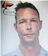  ??  ?? Un viejo conocido de la policía lusa Christian Brueckner de 43 años, vivió en esta casa próxima a Praia da Luz. Estuvo en prisión en Portugal por robos en 1999 y en el 2006. Salió poco antes de la desaparici­ón de Maddie.