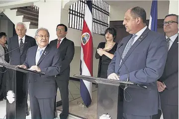  ??  ?? Compromiso. El Salvador y Costa Rica se han comprometi­do a fortalecer las relaciones entre ambos países.