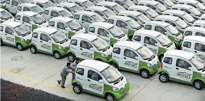  ?? [ imago ] ?? China drosselt die staatliche Förderung für E-Autos. Das könnte Auswirkung­en auf den Automarkt haben.