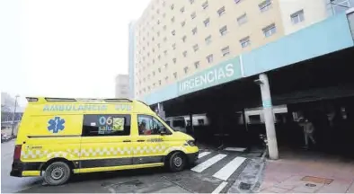  ?? EL PERIÓDICO ?? La joven fue atendida en el servicio de urgencias del hospital Universita­rio Miguel Servet de Zaragoza.