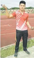  ??  ?? Johnny Ling of SMK Sacred Heart with the hammer. His record throw of 66.40m yesterday bettered the Asean Schools Championsh­ip record of 62.3m (2012).