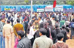  ?? HT ARCHIVE ?? Participan­ts at a job fair in Gurgaon. Haryana deputy chief minister Dushyant Chautala, on Wednesday said the state will begin a massive employment campaign from next month.