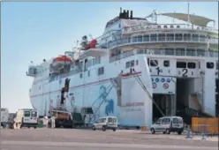  ??  ?? TRANSPORTE. El Melilla se desplazará en un ferry como este.
