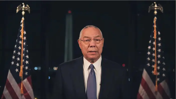  ?? FOTO: TT-AP ?? ■
Colin Powell blev den förste afroamerik­anske utrikesmin­istern.