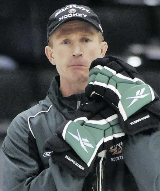  ?? John Autey / THE CANADIAN PRESSS/AP/St. Paul
Pioner Pres* ?? Dave Hakstol spent 11 years as head coach at the University of North Dakota, compiling a 289-143-43 record.