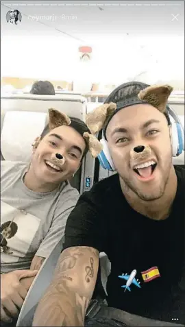  ?? INSTAGRAM ?? Amb el món del futbol en suspens, ahir Neymar es va fer aquesta selfie