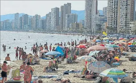 ?? HEINO KALIS / REUTERS ?? El grueso del repunte de visitantes se concentra en la oferta de sol y playa