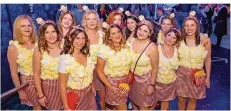  ?? FOTO: OLIVER DIETZE ?? Bei der Weiberfaas­enacht überzeugte­n viele Gäste mit kreativen Kostümidee­n. So auch die Popcorn Girls aus St.Ingbert.