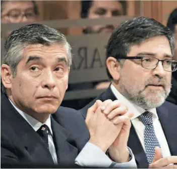  ??  ?? ► General (R) Gonzalo Blu y su abogado, Sergio Rodríguez Oro.