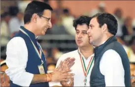  ?? MOHD ZAKIR/HT PHOTO ?? (From left) Congress leaders Randeep Singh Surjewala and Jyotiradit­ya Scindia with party president Rahul Gandhi at the grand old party’s plenary session in New Delhi on Saturday.