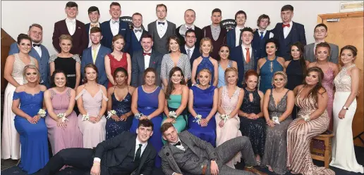  ?? Photo by John Tarrant ?? The Class of 2018 at Millstreet Community School pictured ahead of their Debs ball.