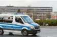  ?? Foto: Stratensch­ulte, dpa ?? Seit Tagen schützt die Polizei ein mutmaßlich­es Clan-Mitglied in einer Klinik in Hannover.