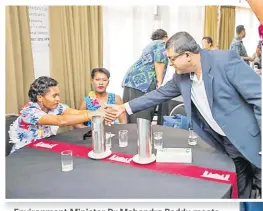  ?? Picture: SUPPLIED ?? Environmen­t Minister Dr Mahendra Reddy meets workshop participan­ts.