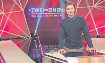  ?? FOTO: DPA ?? Marco Schreyl moderiert die Fernsehsho­w „Zwei für Einen“in Köln. Die erste Folge der Show wird heute gezeigt.