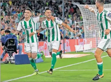  ??  ?? FORMA. Sanabria y Sergio León brillaron ante el Levante y Setién duda si repetir con ambos en su once.