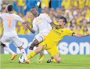  ?? AFP ?? Kashiwa Reysol forward Cleo, right, in action against Saudi Arabia’s Al Shabab in the AFC Champions League last month.