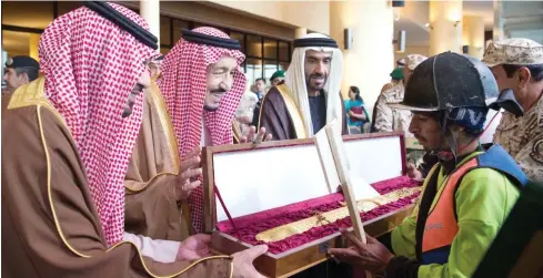  ??  ?? The 18-day festival, organized by the Ministry of National Guard, is part of a plan to generate awareness of Saudi history and heritage. (SPA)