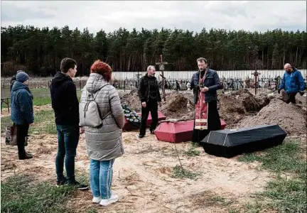  ?? ?? BUCHA. Ciudad vecina de la capital Kiev donde se encontraro­n fosas comunes con cientos de cadáveres tras la retirada del ejército ruso.