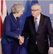  ?? AFP ?? Trattativa.La premier inglese May e il presidente della Commission­e Ue, Juncker