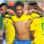  ??  ?? SIMPLY THE CHEST It’s 2-0 and Neymar celebrates