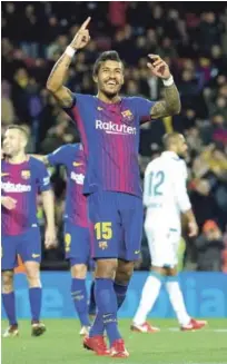  ?? AP ?? Paulinho fue muy visible en el partido, despavorid­o Dani Carvajal abiertamen­te usó el brazo para bloquear su cabezazo.