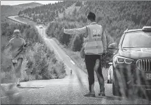  ?? PROVIDED TO CHINA DAILY ?? Emergency staff ensured last weekend’s BMW Hood to Coast China relay took place without a hitch.