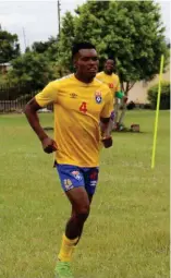  ?? ?? ▲ Mbabane Swallows midfielder Neliswa ‘Tiger’ Dlamini in full sprint.