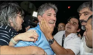  ??  ?? LIBRE. Tras estar 63 días encerrado, Boudou salió de Ezeiza el viernes 12.